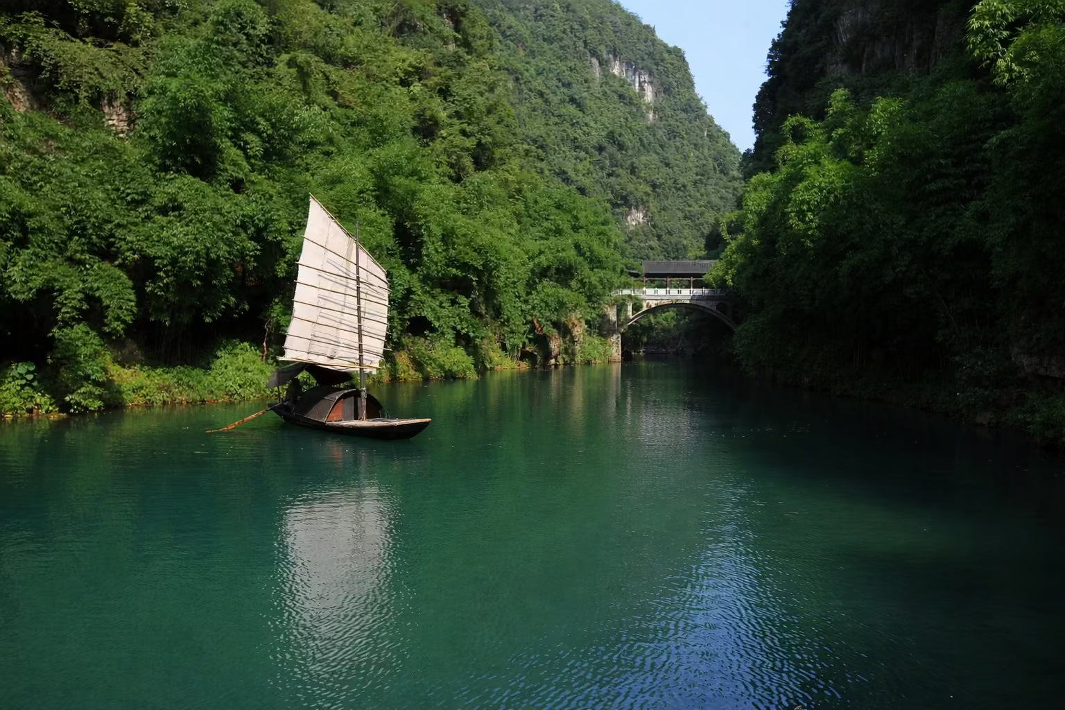 14 Days Explore the Diverse Culture of China with Yangtze River Cruise