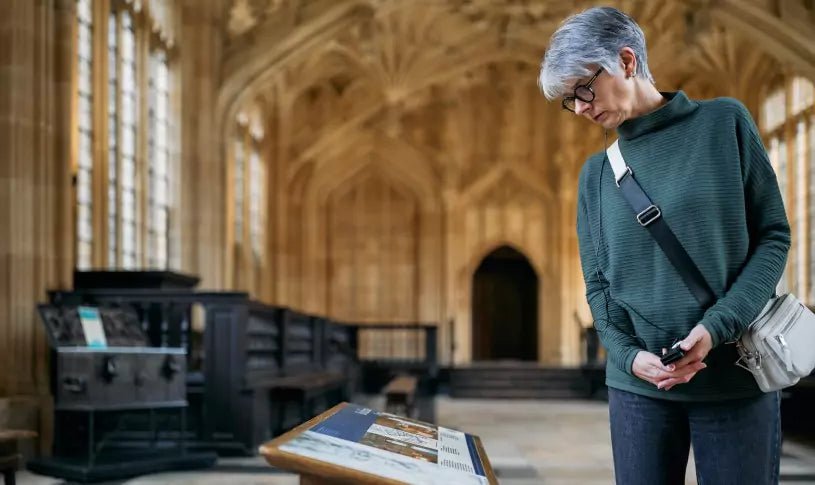 英国牛津、拉科克村奇幻世界一日游｜开启一场融合电影魔力与历史文化的奇幻之旅！ - RobinGO Tours